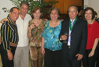 Acompañados de Débora Sánchez, esposa de Rodrigo y Lucía Hernández quien se desempeña como Jefe del Departamento de Arte